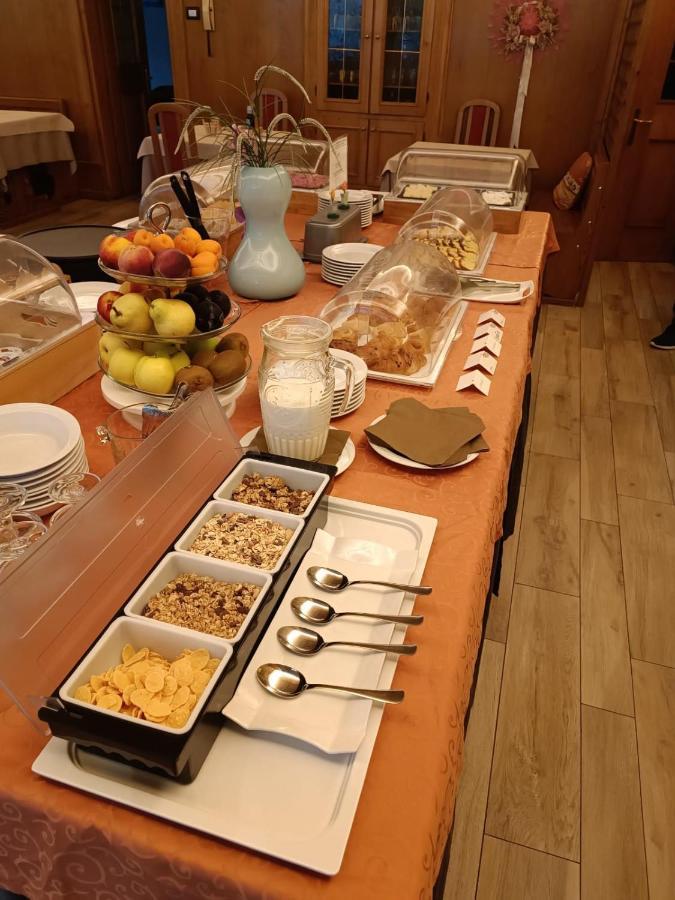Albergo Ristorante Cacciatori アウロンツォ・ディ・カドーレ エクステリア 写真