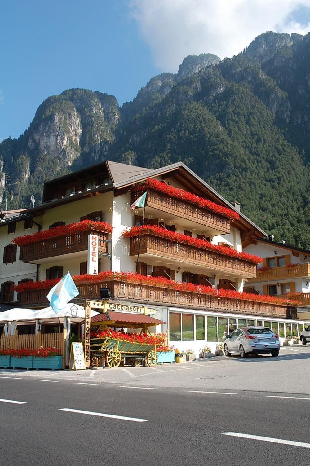 Albergo Ristorante Cacciatori アウロンツォ・ディ・カドーレ エクステリア 写真